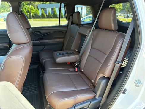 Used 2025 Honda Passport EX-L image 23