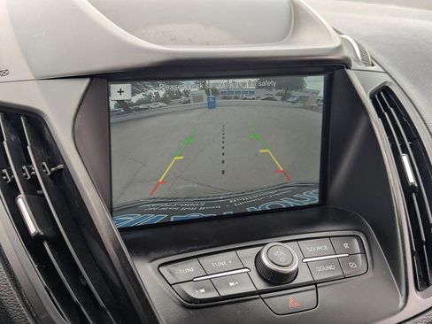 Used 2019 Ford Escape SE image 25