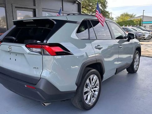 Used 2023 Toyota RAV4 XLE Premium image 5