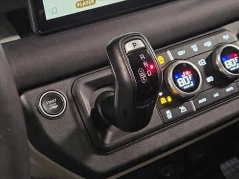 Used 2024 Land Rover Defender 110 S image 12