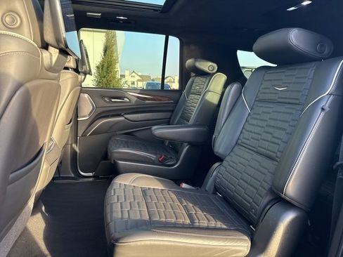 Certified 2021 Cadillac Escalade ESV Premium Luxury Platinum image 28