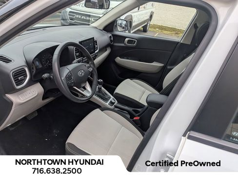 Used 2022 Hyundai Venue SEL w/ Cargo Package image 12