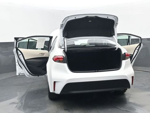 Used 2024 Toyota Corolla LE image 34