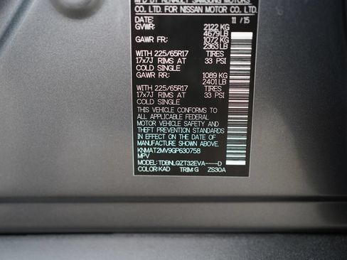 Used 2016 Nissan Rogue SV AWD/4WD image 16