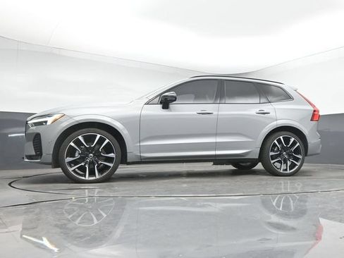 Used 2024 Volvo XC60 B5 Ultimate w/ Protection Package Premier AWD/4WD image 14