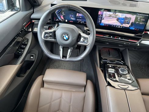 Used 2026 BMW 530i w/ M Sport Package RWD image 29