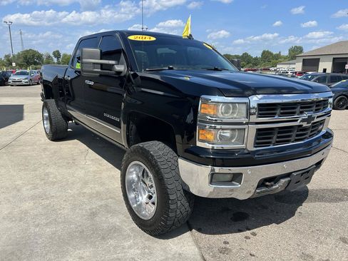 Used 2014 Chevrolet Silverado 1500 LTZ Z71 AWD/4WD image 3