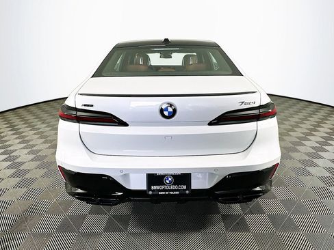 Used 2026 BMW 760i xDrive w/ Executive Package AWD/4WD image 7