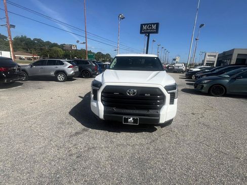 Used 2022 Toyota Tundra SR5 AWD/4WD image 4