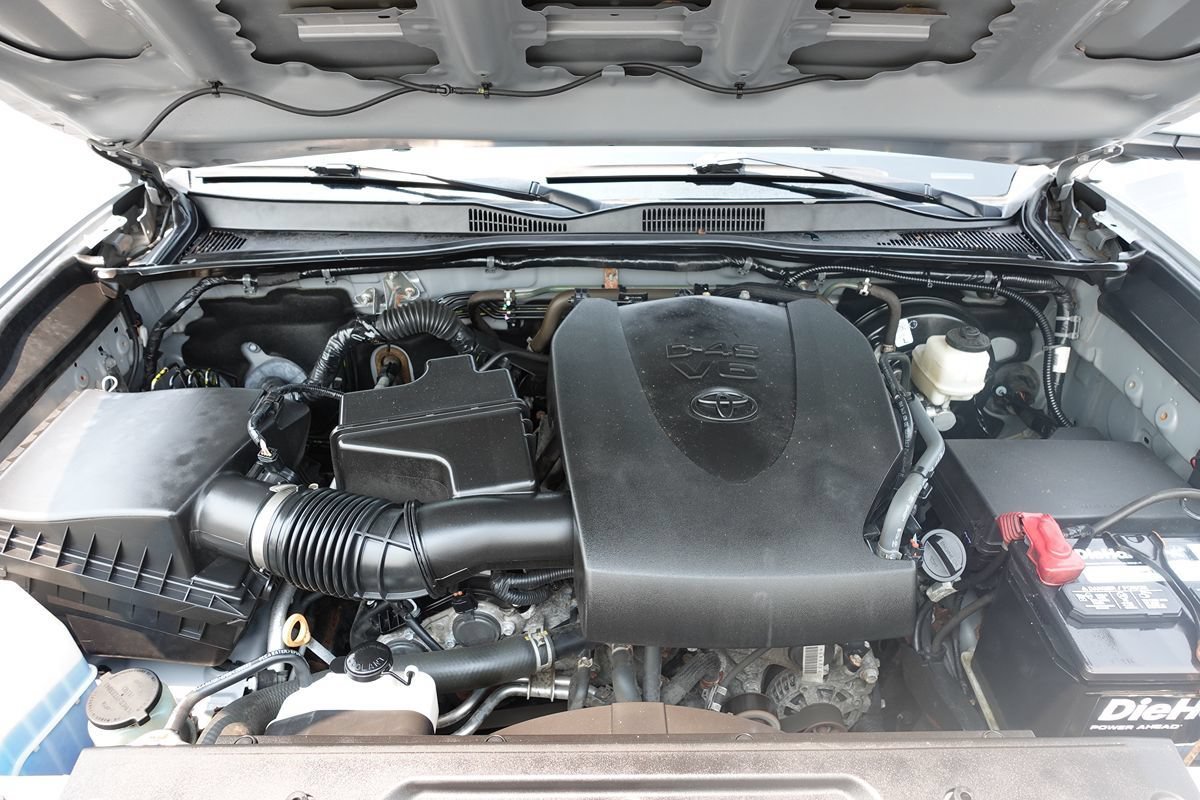 Used 2020 Toyota Tacoma TRD Off-Road AWD/4WD image 54