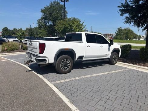 Used 2020 GMC Sierra 2500 AT4 w/ AT4 Premium Package AWD/4WD image 2