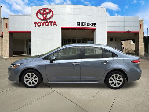 Used 2023 Toyota Corolla LE FWD image 8