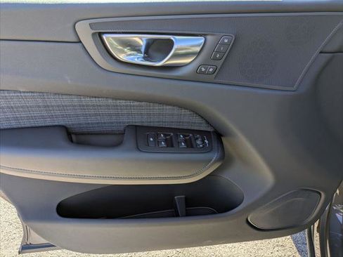 Used 2025 Volvo XC60 B5 Core w/ Protection Package Premier image 10