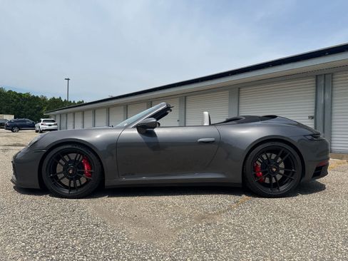 Used 2024 Porsche 911 Carrera GTS RWD image 2