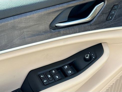 Used 2025 Jeep Grand Cherokee Limited image 19