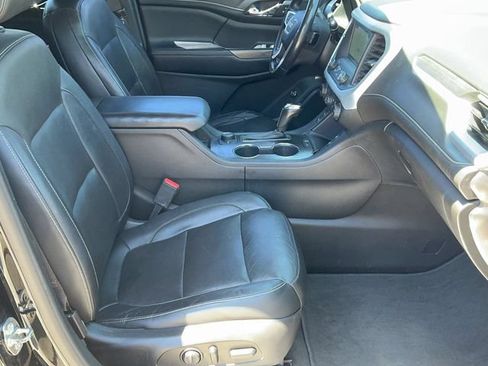 Used 2019 GMC Acadia SLT w/ LPO, Black Accent Package FWD image 18