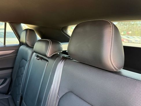 Used 2024 Volkswagen Atlas Cross Sport SE image 31