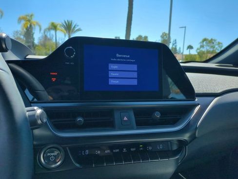 Used 2023 Lexus UX 250h FWD image 21