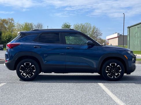 Used 2021 Chevrolet TrailBlazer LT w/ Sun and Liftgate Package image 9
