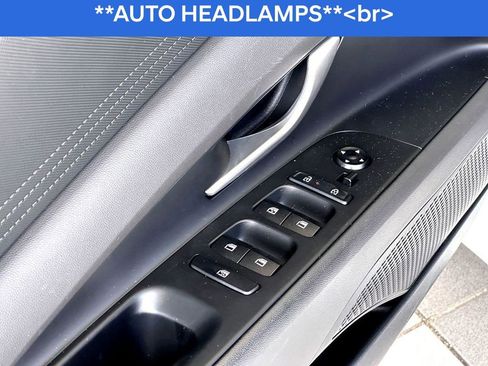 Used 2024 Hyundai Elantra SEL image 14