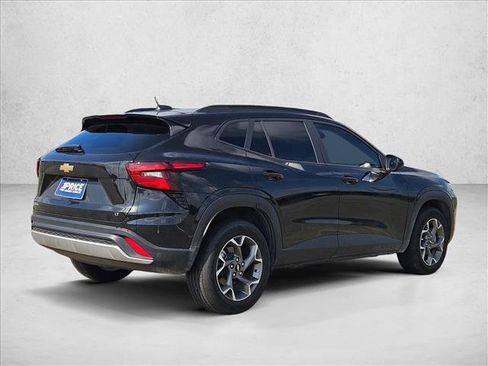 Certified 2026 Chevrolet Trax LT FWD image 5