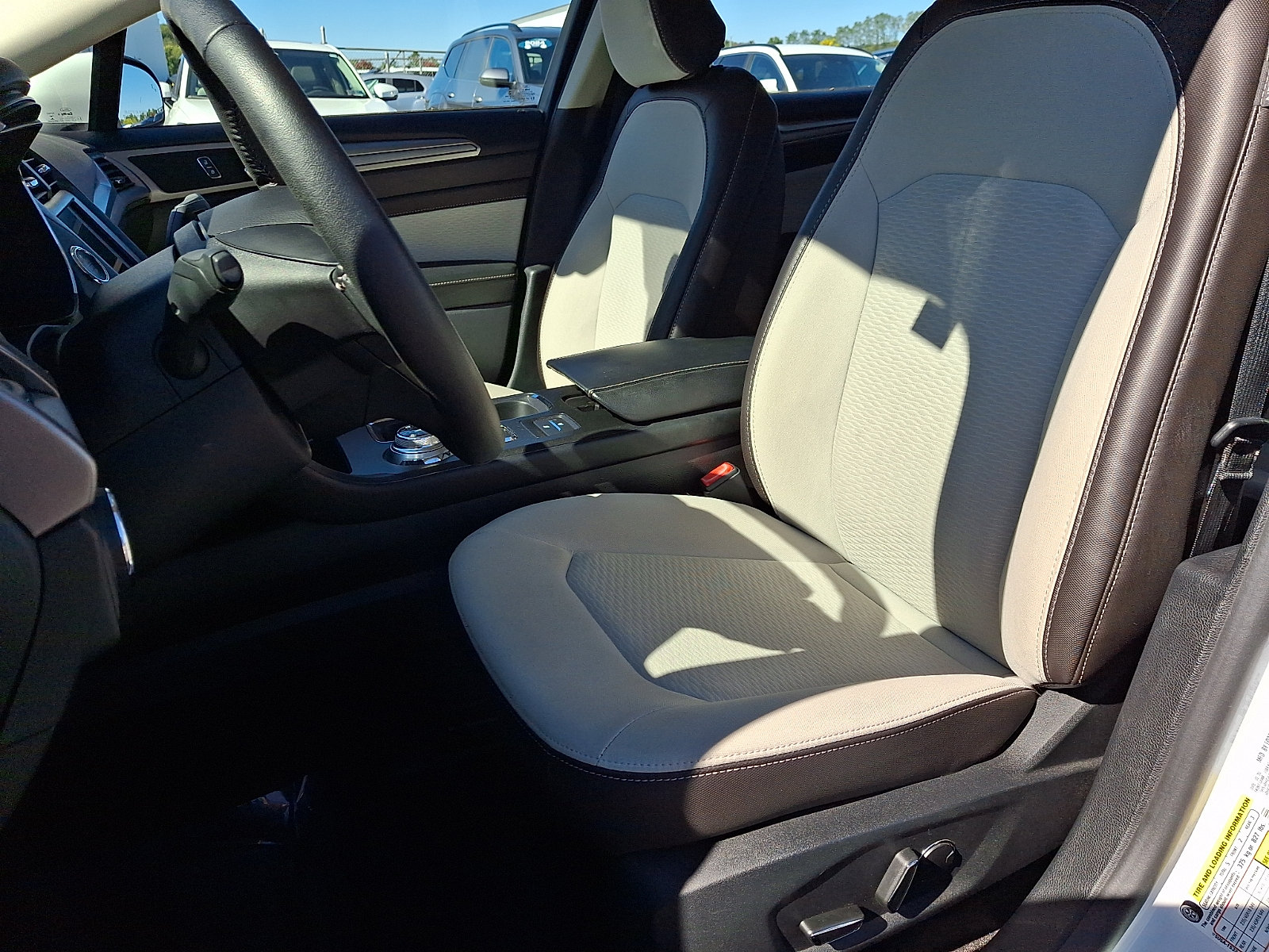 Used 2020 Ford Fusion SE w/ Equipment Group 151A FWD image 13