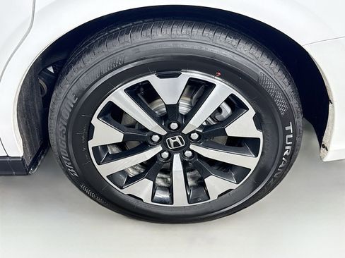 Certified 2025 Honda Odyssey EX-L image 9