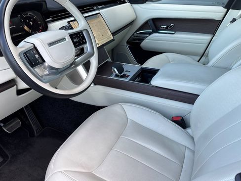 Certified 2025 Land Rover Range Rover SE AWD/4WD image 9