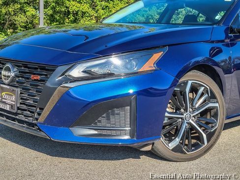 Used 2024 Nissan Altima 2.5 SR FWD image 3