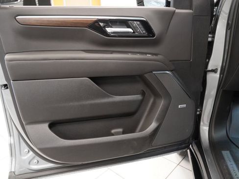 New 2026 Chevrolet Suburban High Country AWD/4WD image 19