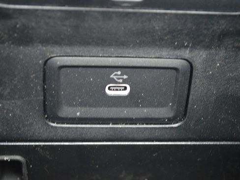 Used 2025 Mercedes-Benz E 350 Sedan image 29