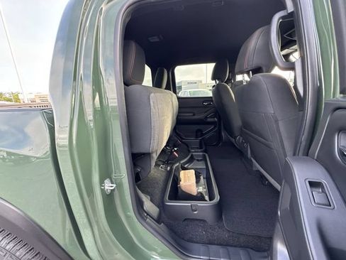 Used 2025 Nissan Frontier PRO-4X w/ Pro Convenience Package AWD/4WD image 16