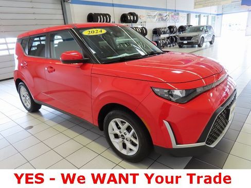 Used 2024 Kia Soul LX w/ Option Group 015 image 16