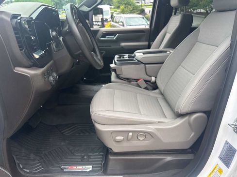 Used 2025 Chevrolet Silverado 2500 LT AWD/4WD image 9