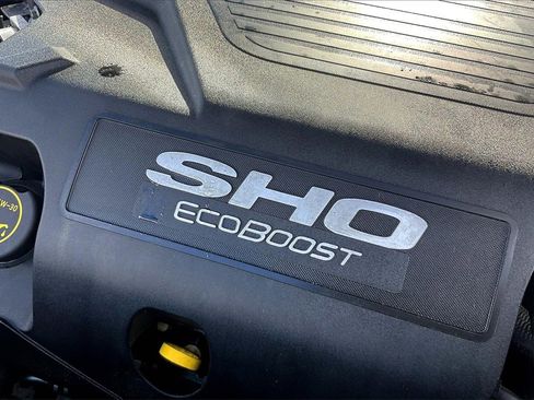 Used 2019 Ford Taurus SHO image 31