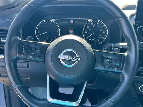 Used 2023 Nissan Rogue SL w/ SL Premium Package image 19