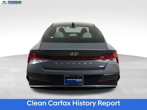 Certified 2025 Hyundai Elantra Limited FWD image 4
