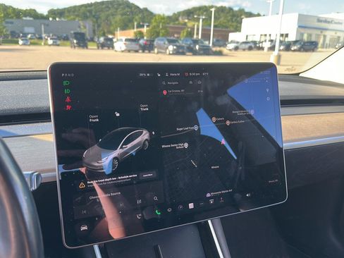 Used 2018 Tesla Model 3 Long Range AWD/4WD image 12