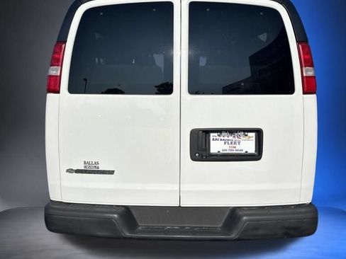 Used 2019 Chevrolet Express 3500 LS RWD image 4