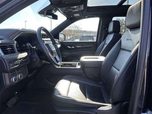 Used 2023 GMC Yukon Denali image 16
