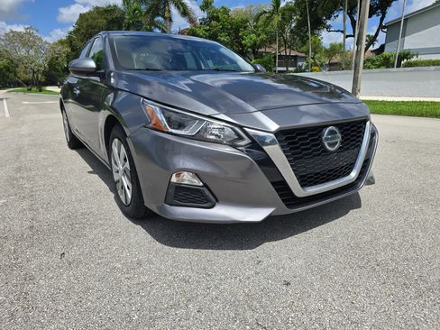 Used 2021 Nissan Altima 2.5 S w/ Driver Assist Package FWD image 3
