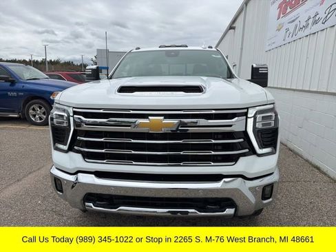Used 2025 Chevrolet Silverado 2500 LTZ w/ LTZ Premium Package AWD/4WD image 8
