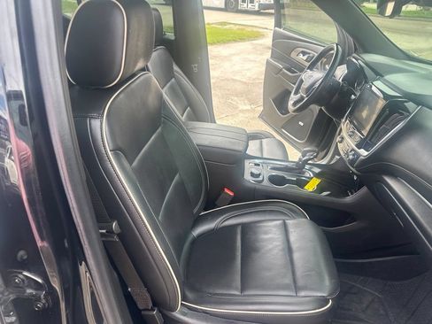Used 2022 Chevrolet Traverse Premier w/ Redline Edition AWD/4WD image 11