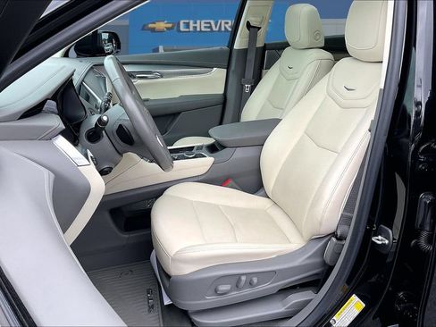 Used 2022 Cadillac XT5 Premium Luxury w/ Technology Package AWD/4WD image 21