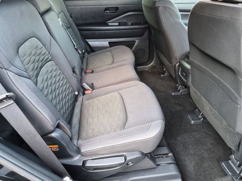 Used 2025 Nissan Pathfinder S AWD/4WD image 26