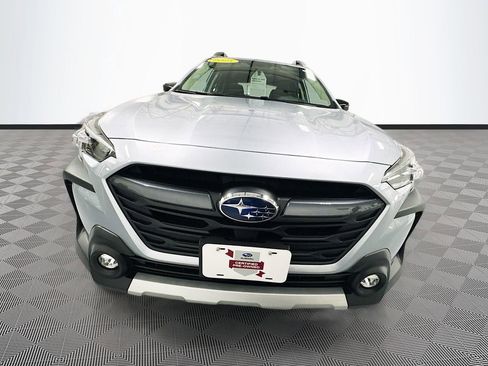 Used 2025 Subaru Outback Limited XT w/ Popular Package #2 AWD/4WD image 2