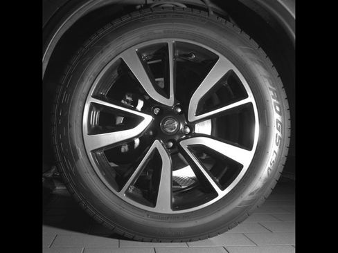 Used 2020 Nissan Rogue SL w/ Premium Package image 9