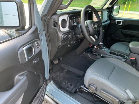 New 2025 Jeep Wrangler Unlimited Sport image 16