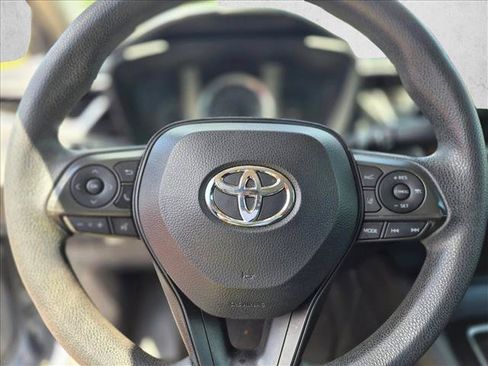 Used 2020 Toyota Corolla LE FWD image 13