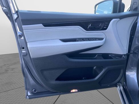 Used 2022 Honda Odyssey Touring image 11